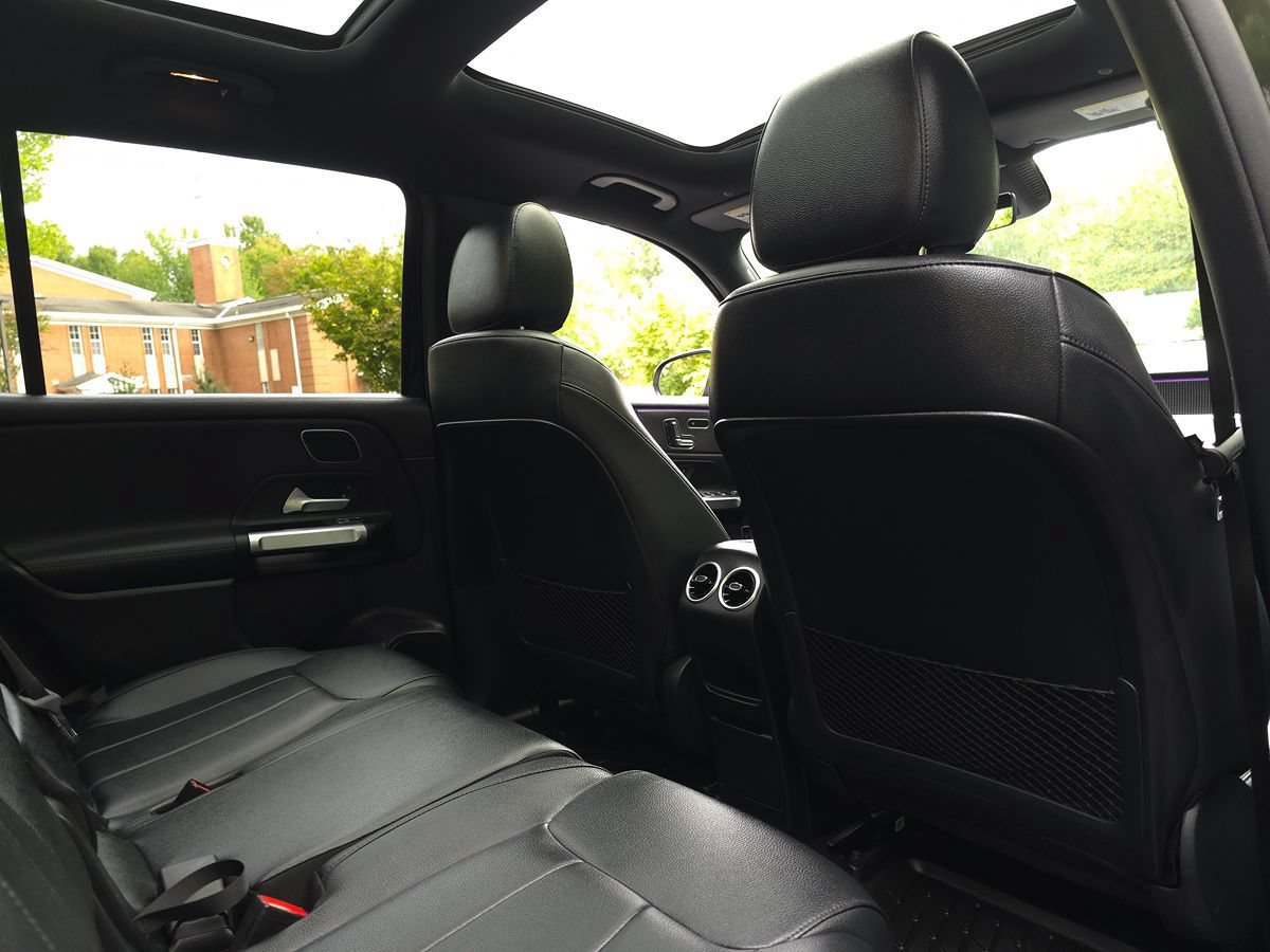 Used 2023 Mercedes-Benz EQB 300 4MATIC w/ Pinnacle Package image 19