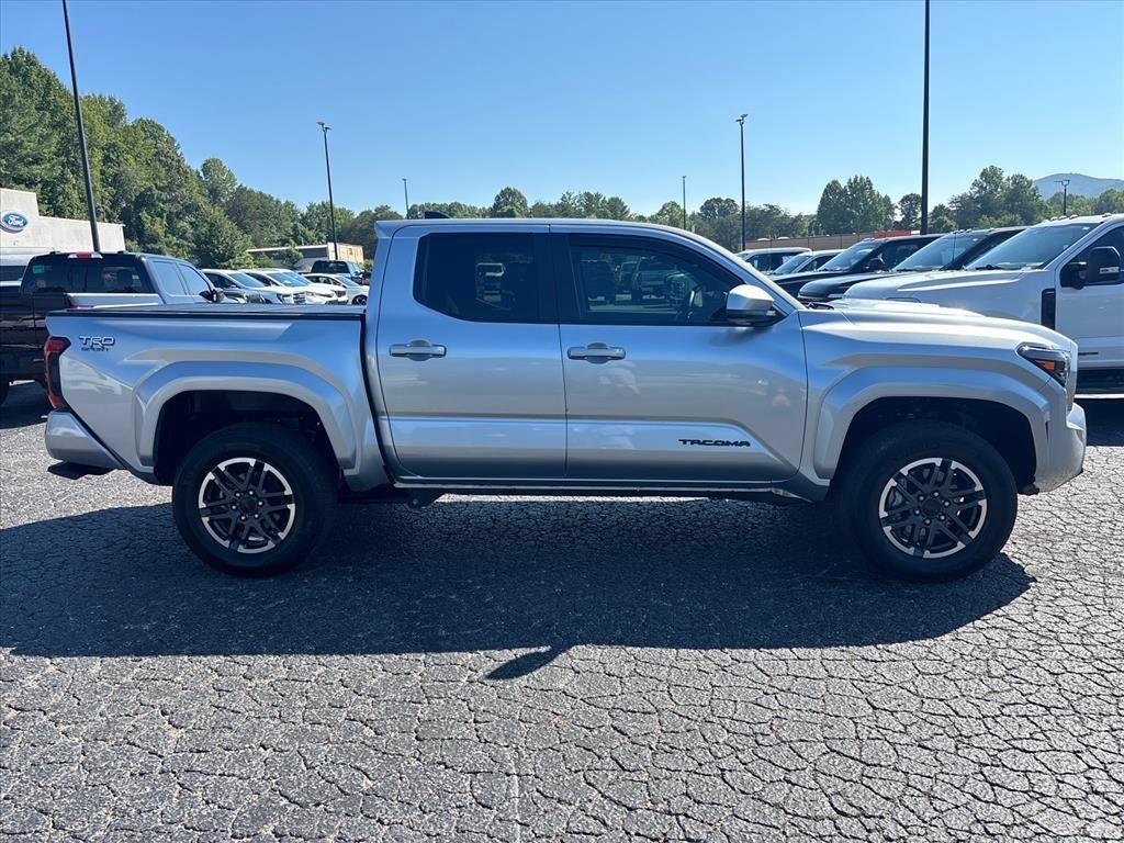 Used 2024 Toyota Tacoma TRD Sport RWD image 9