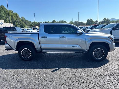Used 2024 Toyota Tacoma TRD Sport RWD image 9