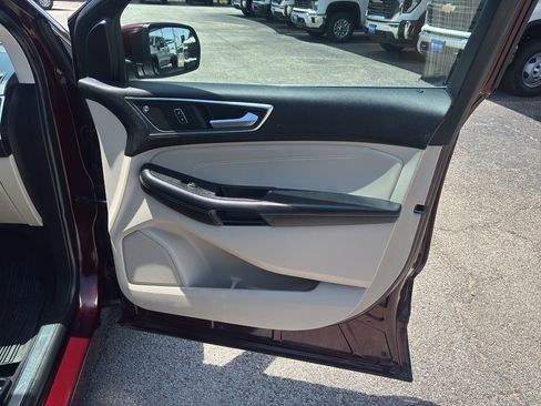 Used 2021 Ford Edge Titanium FWD image 15
