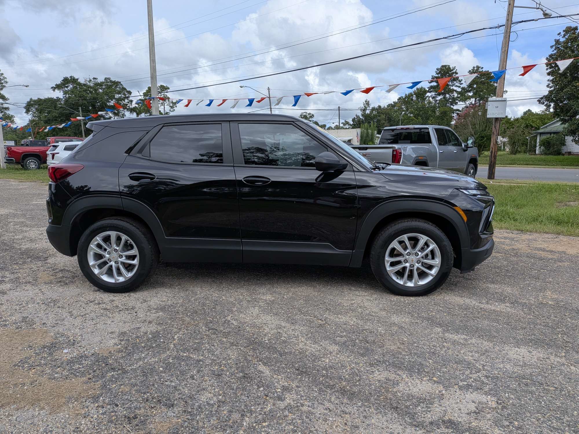 Used 2026 Chevrolet TrailBlazer LS w/ LS Convenience Package FWD image 3