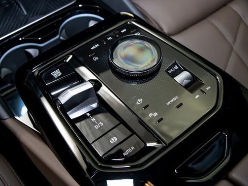 New 2026 BMW 530i xDrive w/ M Sport Package image 18