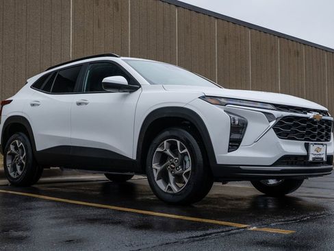 New 2026 Chevrolet Trax LT image 2