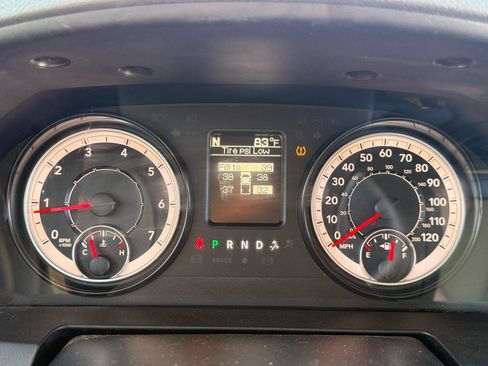 Used 2018 RAM 1500 Express w/ Express Value Package AWD/4WD image 12