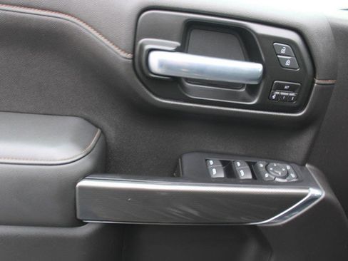 Used 2020 GMC Sierra 1500 AT4 w/ AT4 Premium Package image 9