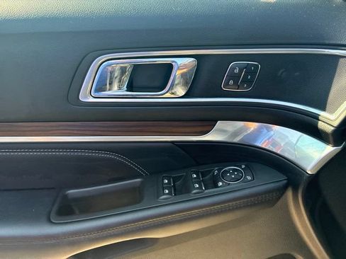 Used 2017 Ford Explorer Limited w/ Equipment Group 301A FWD image 20