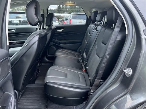 Used 2017 Ford Edge Titanium w/ Equipment Group 302A AWD/4WD image 10