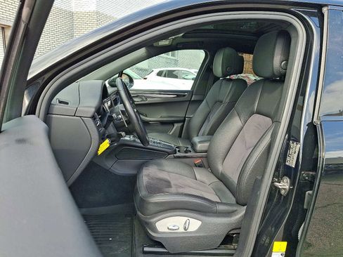 Used 2020 Porsche Macan image 14