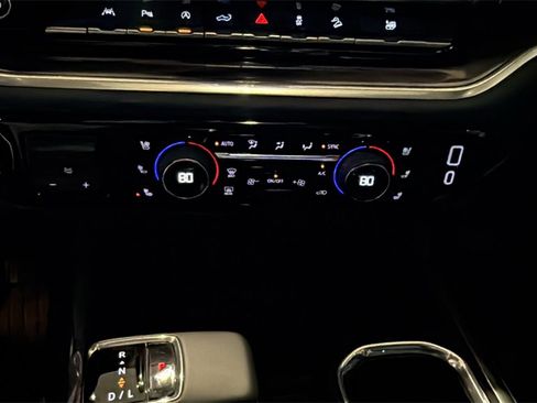 Used 2025 Chevrolet Silverado 1500 LTZ w/ LTZ Premium Package image 28