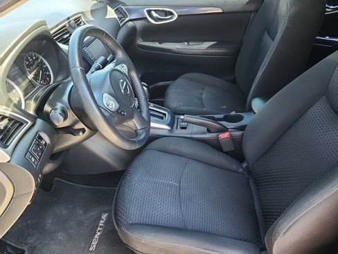 Used 2019 Nissan Sentra SR FWD image 7
