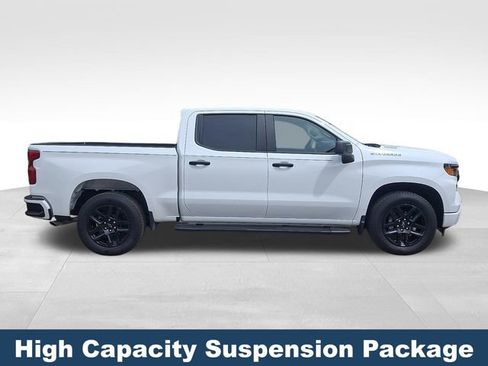 Used 2025 Chevrolet Silverado 1500 Custom image 9
