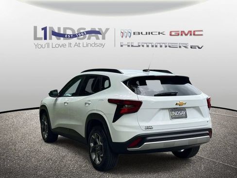 Certified 2025 Chevrolet Trax LT FWD image 5