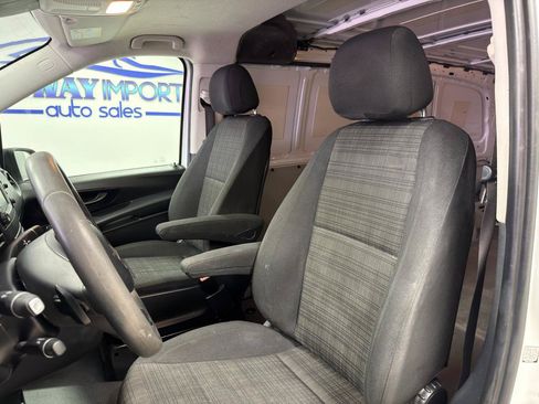 Used 2020 Mercedes-Benz Metris image 11