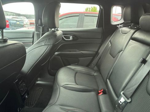 Used 2025 Jeep Compass Trailhawk AWD/4WD image 17