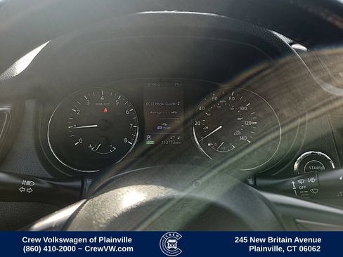Used 2018 Nissan Rogue SV AWD/4WD image 4