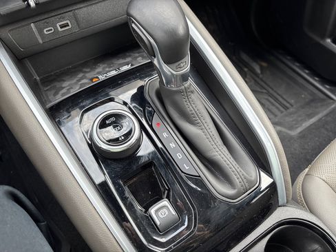 Used 2024 Chevrolet Colorado ZR2 w/ ZR2 Convenience Package III image 28