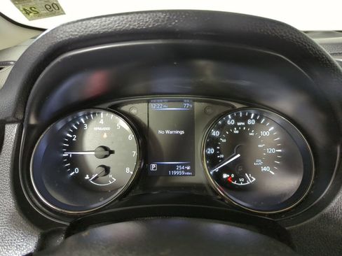 Used 2018 Nissan Rogue Sport S image 12