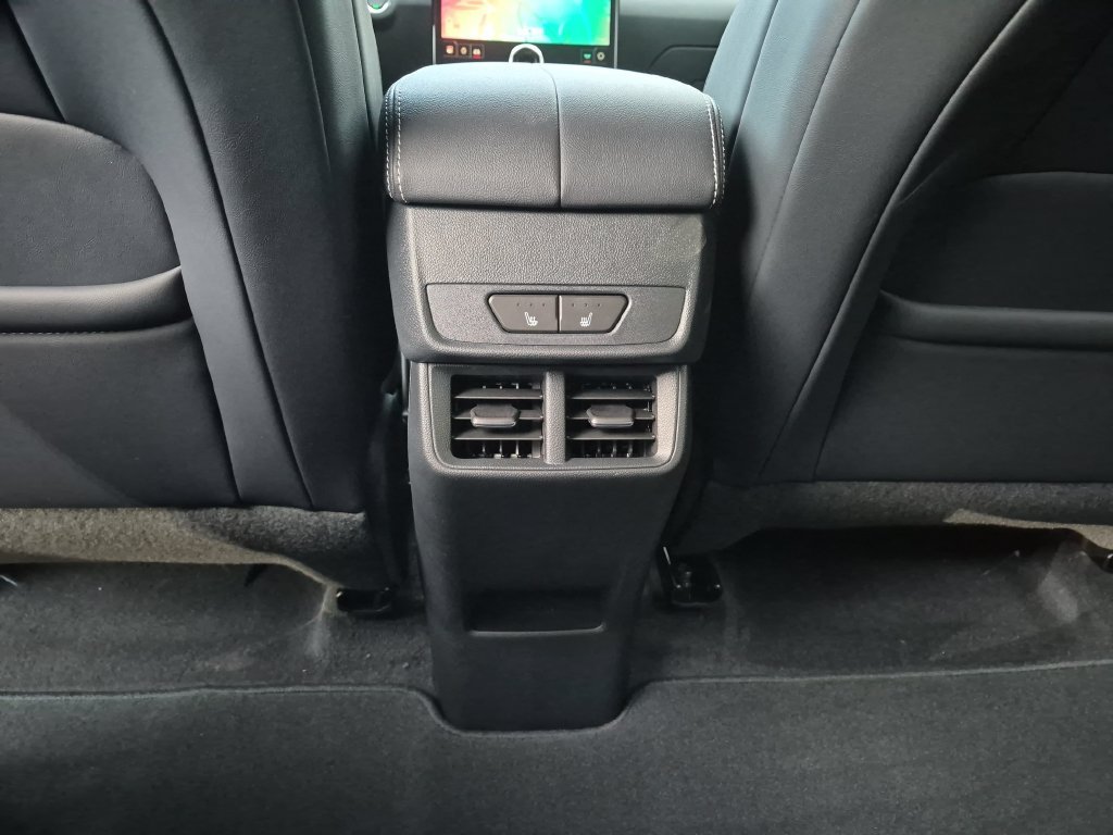 New 2027 GMC Terrain Elevation w/ Elevation Premium Package AWD/4WD image 32