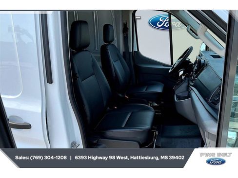 New 2025 Ford Transit 250 Low Roof RWD image 4