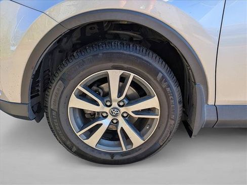 Used 2018 Toyota RAV4 XLE AWD/4WD image 21