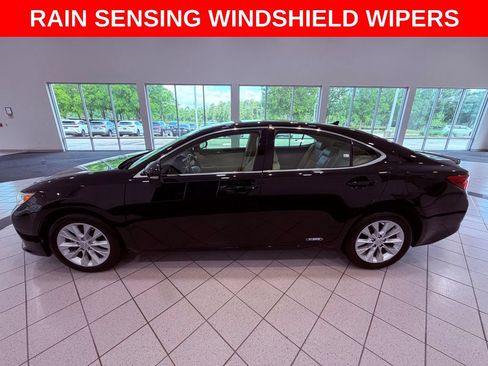 Used 2014 Lexus ES 300h w/ Luxury Package w/Bamboo Trim FWD image 4