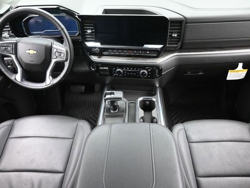 Used 2025 Chevrolet Silverado 1500 LTZ image 12