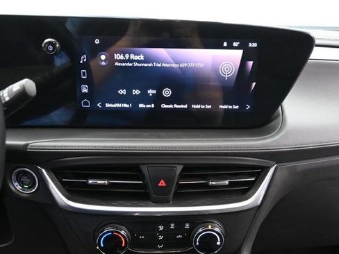 Used 2024 Buick Encore GX Preferred FWD image 23