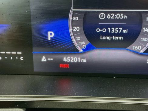 Used 2025 Volkswagen Jetta SE FWD image 19