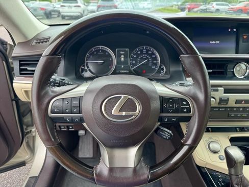 Used 2017 Lexus ES 350 w/ Premium Package FWD image 21