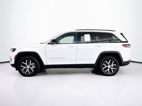 Used 2024 Jeep Grand Cherokee Limited image 4