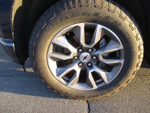 Used 2020 Chevrolet Silverado 1500 RST image 9