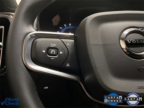 Used 2025 Volvo XC40 B5 Core image 27
