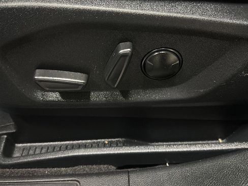 Used 2024 Ford Edge SEL image 16