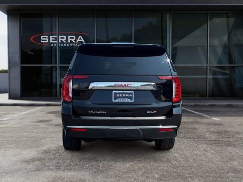 Used 2024 GMC Yukon SLT w/ SLT Premium Package AWD/4WD image 4