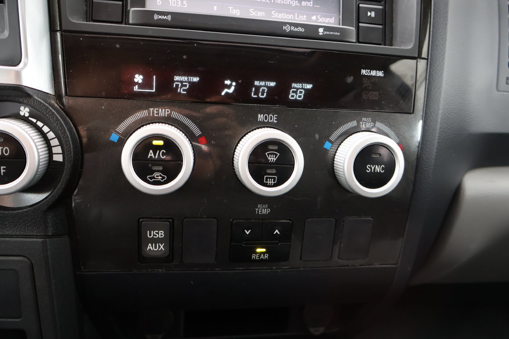 Used 2019 Toyota Sequoia SR5 AWD/4WD image 38