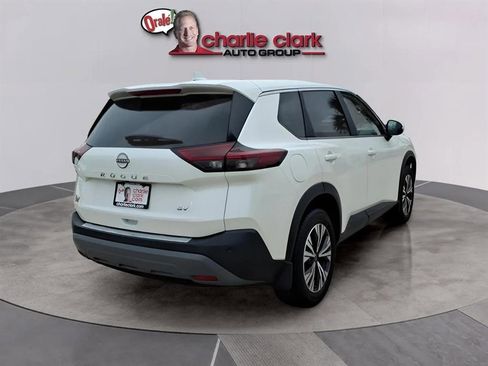 Used 2023 Nissan Rogue SV image 5