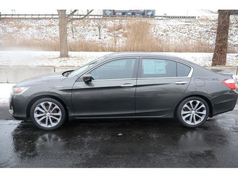Used 2013 Honda Accord Sport image 4