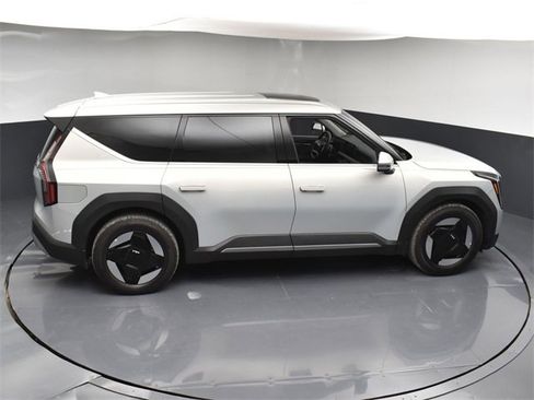 Certified 2026 Kia EV9 Light image 49