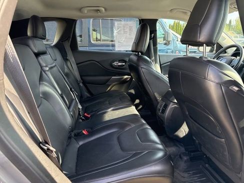 Used 2019 Jeep Cherokee Limited AWD/4WD image 13