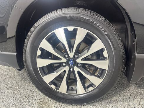 Used 2016 Subaru Outback 2.5i Limited AWD/4WD image 9