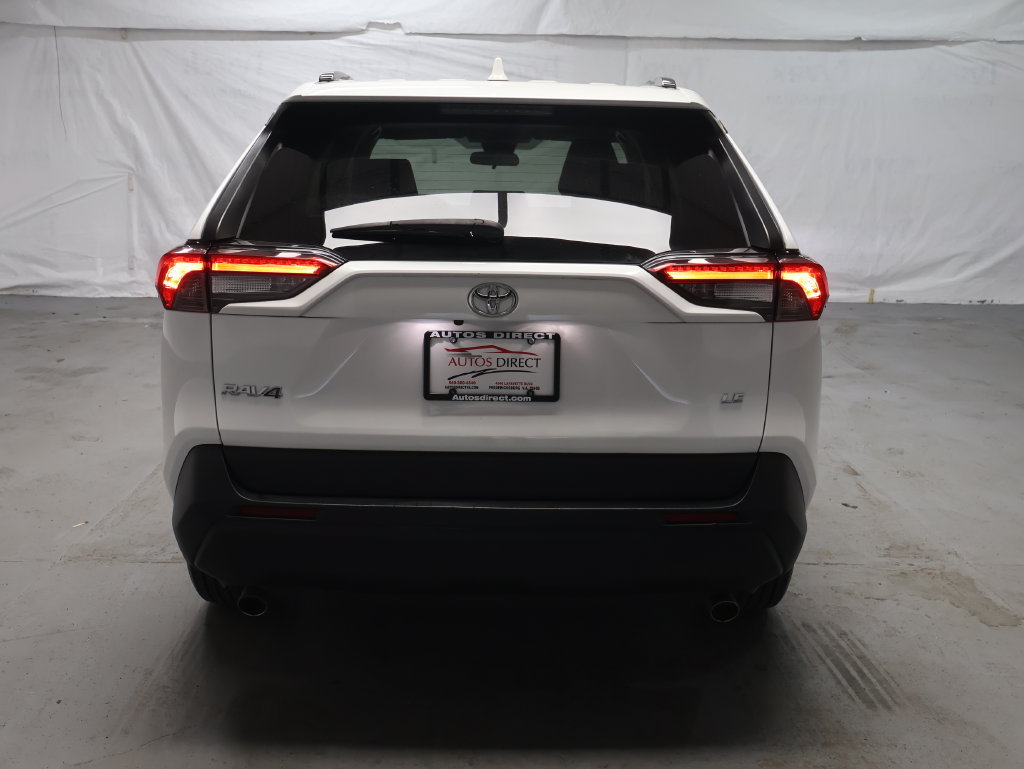 Used 2020 Toyota RAV4 LE FWD image 6