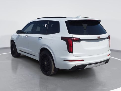 New 2025 Cadillac XT6 Luxury FWD image 8