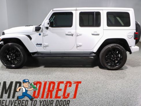 Used 2021 Jeep Wrangler Unlimited Sahara AWD/4WD image 10