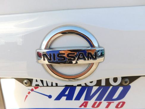 Used 2017 Nissan Versa SV image 12