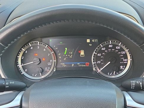 Certified 2024 Toyota Highlander XLE image 30