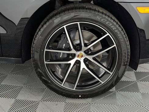 New 2026 Porsche Macan image 14