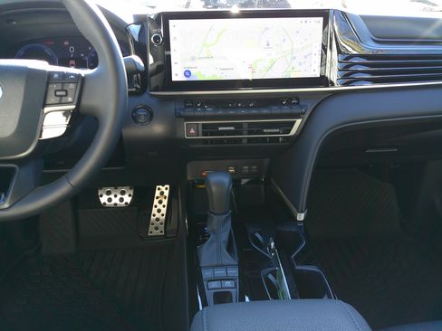 Used 2025 Toyota Camry XSE image 31