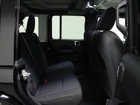 Used 2023 Jeep Wrangler Sahara image 16