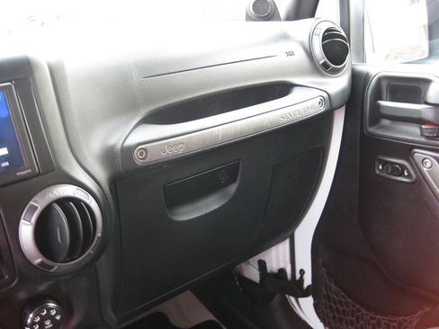 Used 2013 Jeep Wrangler Unlimited Sport AWD/4WD image 20