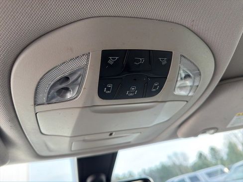 Used 2020 Chrysler Voyager Lxi image 20